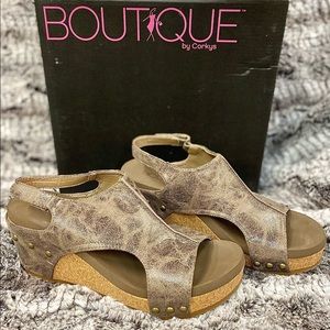 Corkys ~ Carley Gold Metallic Wedges ~ Sz 9